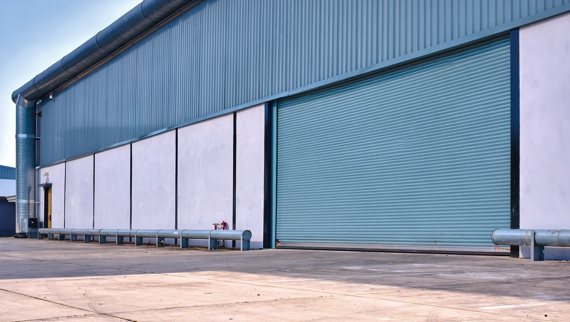 images/gallery-pulse-400-series/04-large-rolling-steel-door.webp